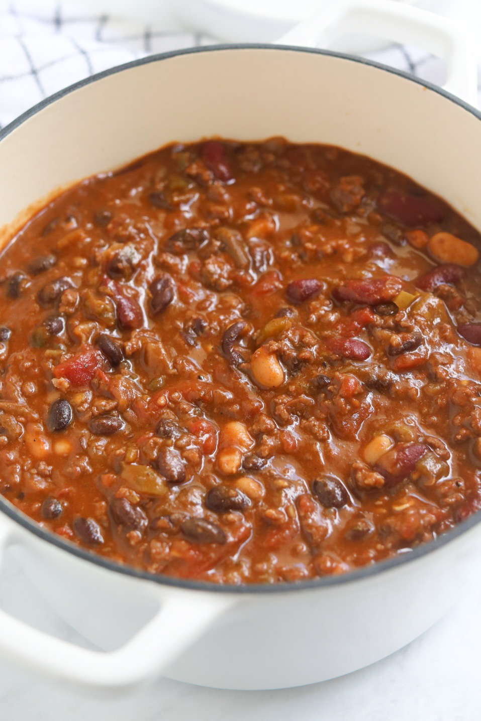 Sweet chili complete recipe in a large white soup pot.