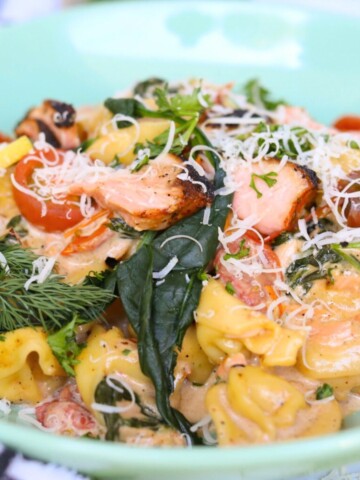 Featured image salmon pasta with tortellini.