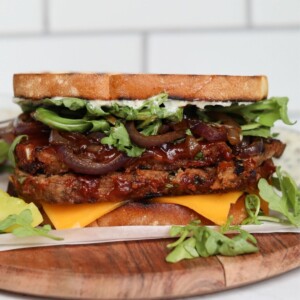 featured image for meatloaf sandwich showing final recipe.